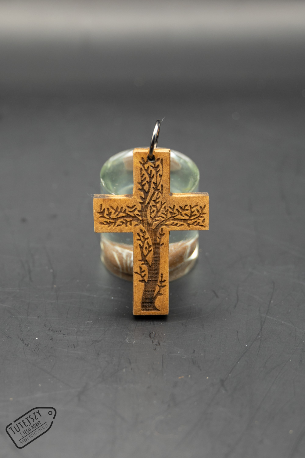 Drewniany krzyżyk „Tree of Life” – laserowo grawerowany, symboliczny