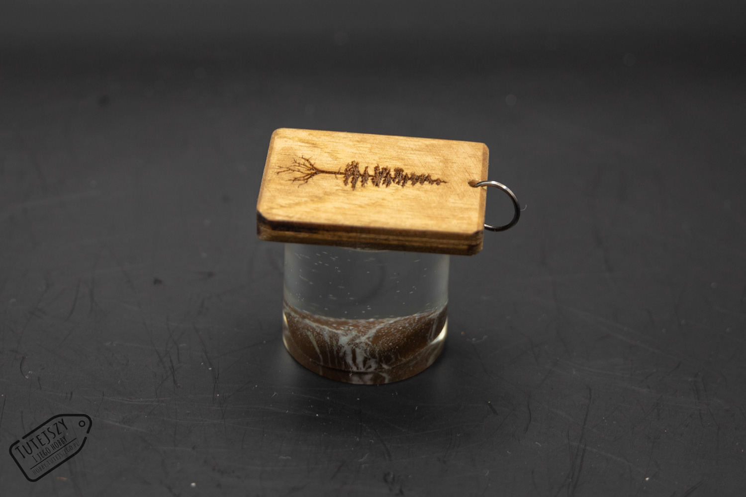 Drewniany wisiorek "Drzewo” – laserowo grawerowany, symboliczny - obrazek 4