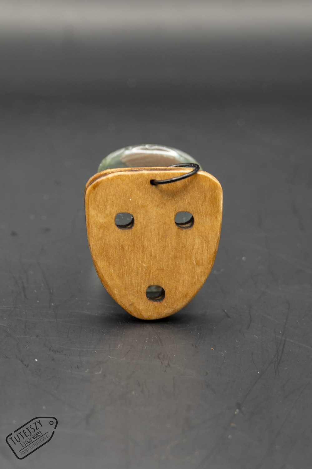 Drewniana zawieszka „Funny Face” – laserowo grawerowana - obrazek 5